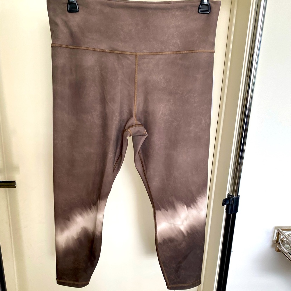 Athleta brown khaki XL 7/8 length workout pant. New with tags